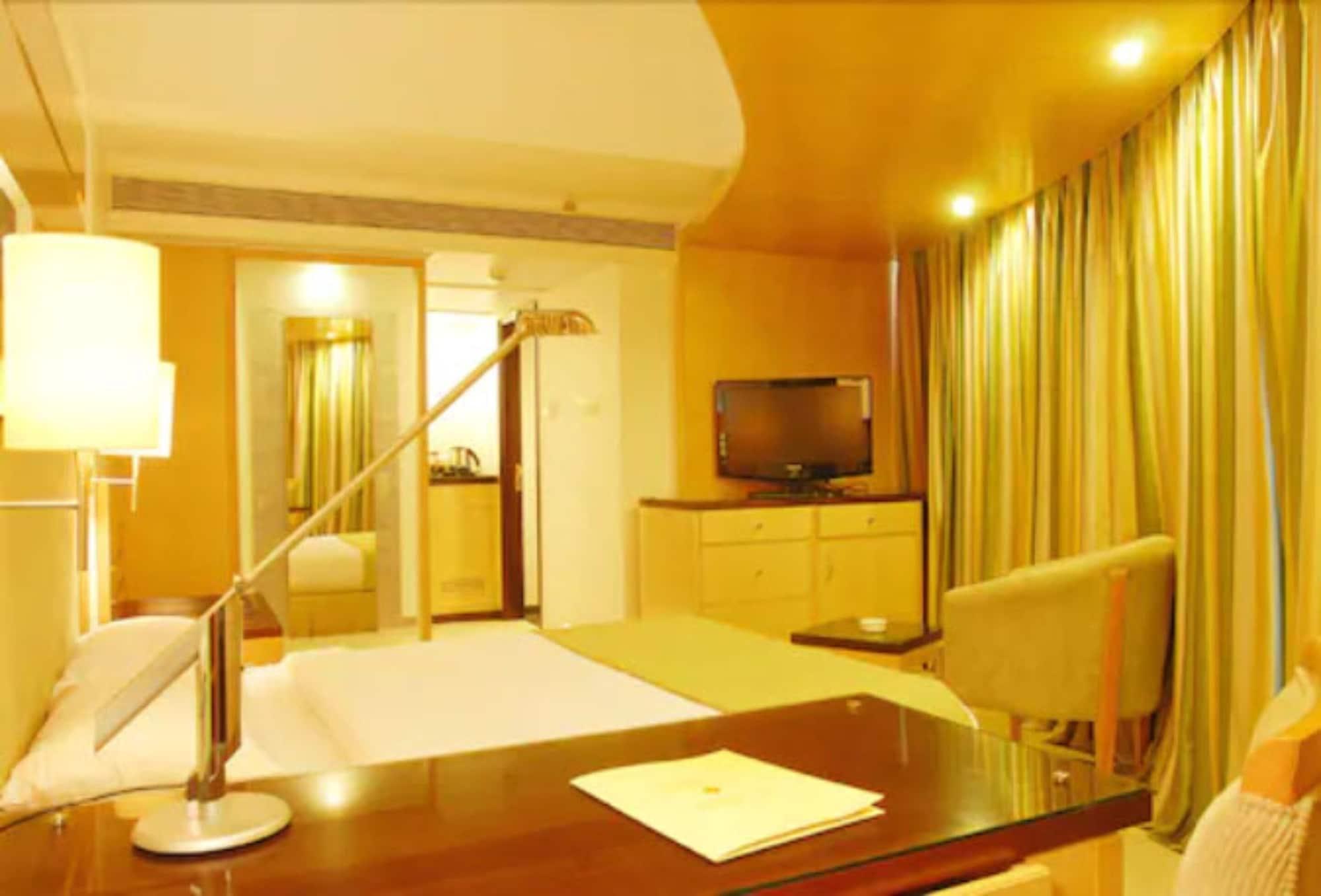 Hotel Peninsula Grand Mumbai Exterior foto