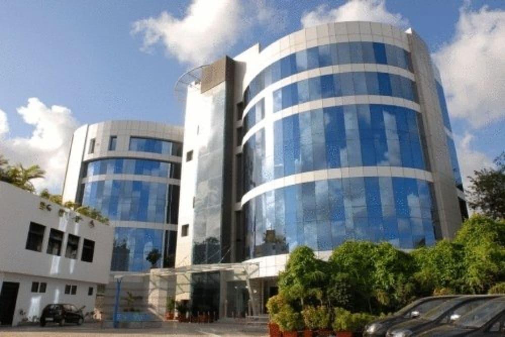 Hotel Peninsula Grand Mumbai Exterior foto