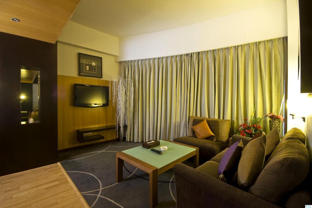 Hotel Peninsula Grand Mumbai Exterior foto